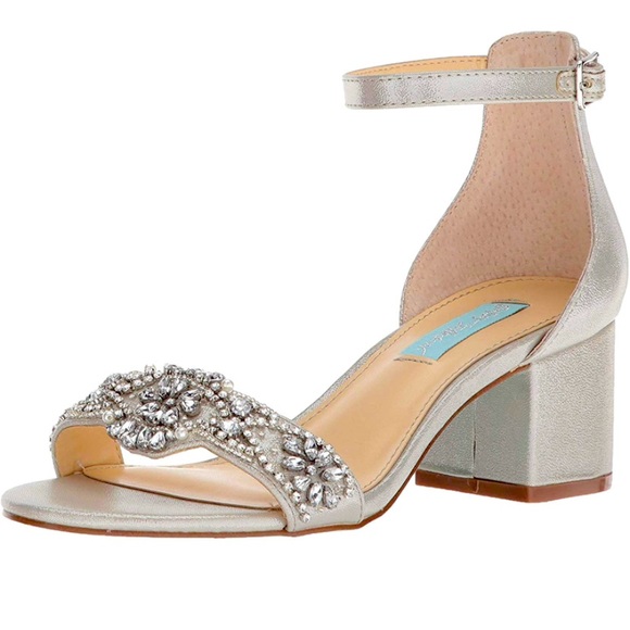 ❤️ Betsey Johnson silver healed sandal with gem rhinestones - Picture 1 of 5